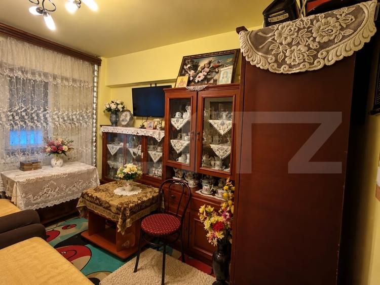 Apartament cu 4 camere decomandat în Cornitoiu