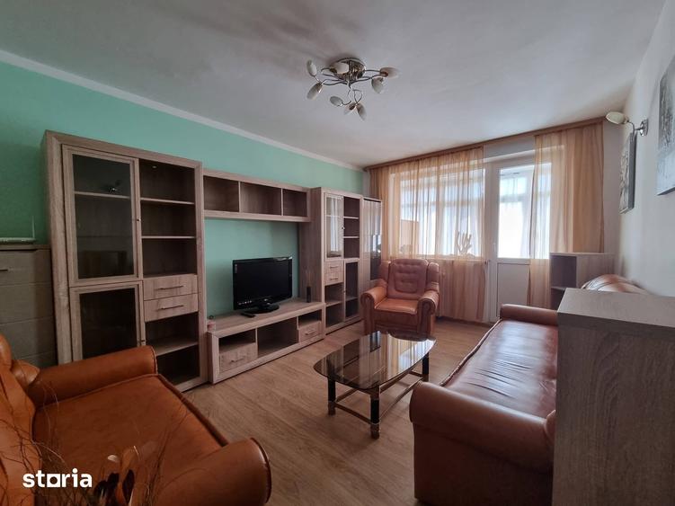 Apartament cu 3 camere decomandat în Giurgiului