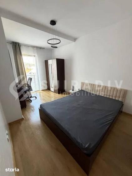 Apartament cu 3 camere semidecomandat în Central