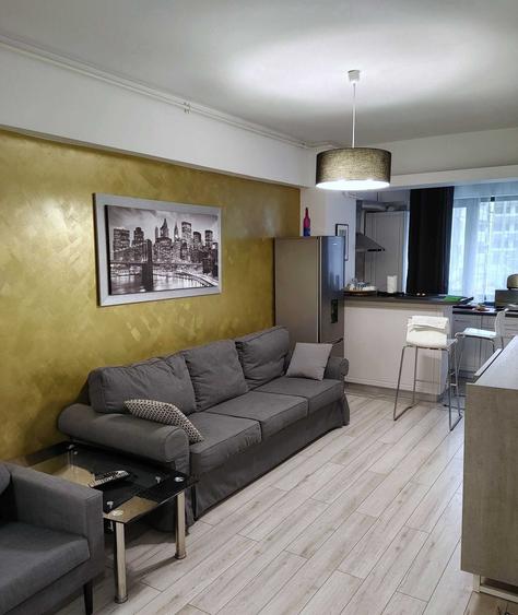 Apartament cu 2 camere decomandat în Splaiul Unirii