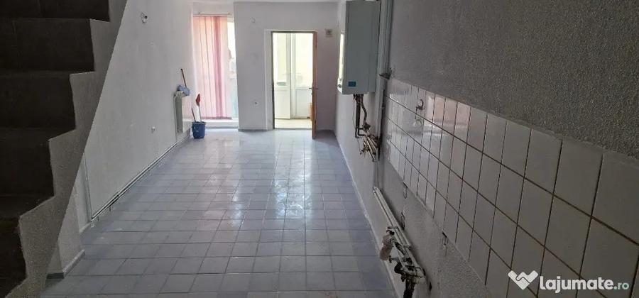 Casă cu 3 camere cu Teren 44 Mp în Zamora