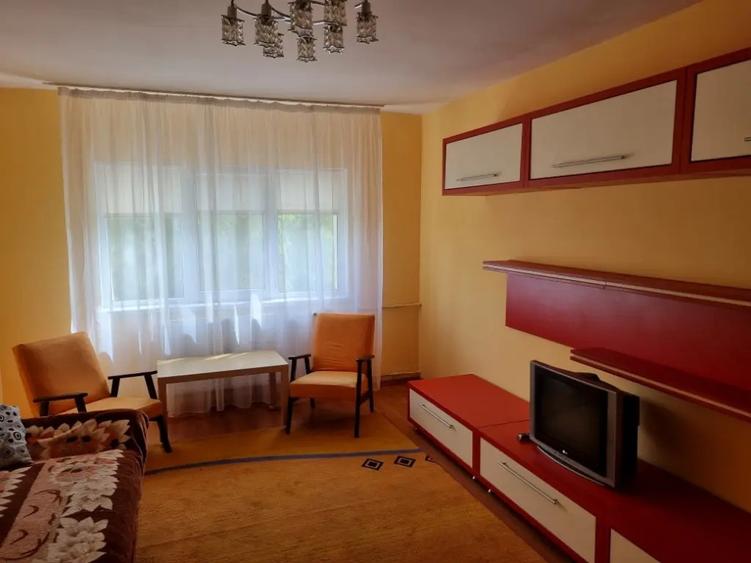 Apartament cu 2 camere decomandat în Mihai Bravu