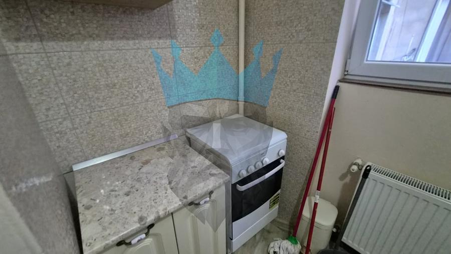 Apartament cu 3 camere decomandat, mobilat în P-ța Romană