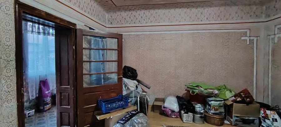 Casă cu 5 camere cu Teren 3000 Mp în Alparea