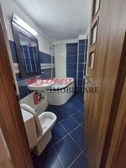Apartament cu 3 camere decomandat, mobilat în Vitan Mall