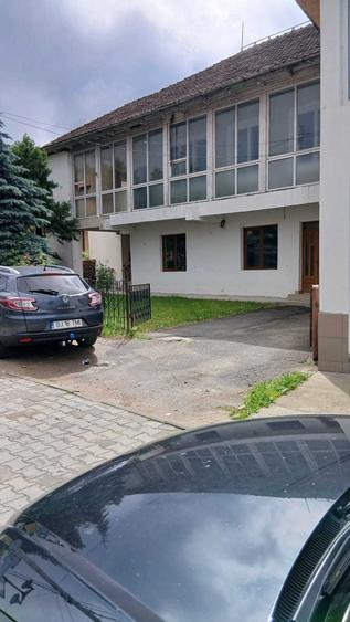 Spațiu comercial, de 200 mp, în Exterior Vest