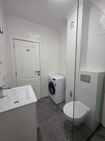 Apartament cu 3 camere decomandat în Florești