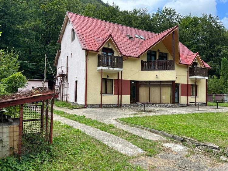 Hotel/Pensiune, de 400 mp, în Lepșa