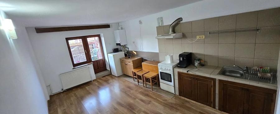 Casă cu 1 camere cu Teren 400 Mp în Central