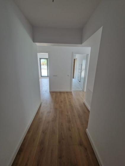 Apartament cu 3 camere decomandat în Calea Moldovei