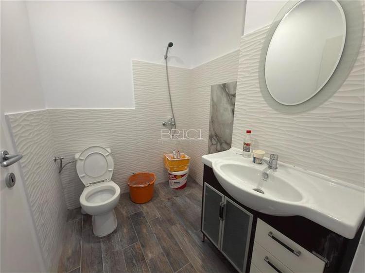 Spațiu comercial, de 52 mp, în Central