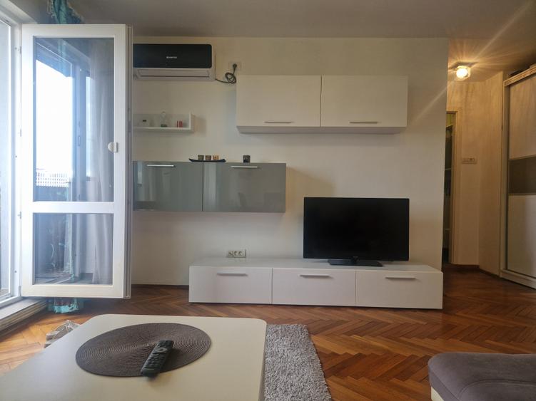 Apartament cu 3 camere decomandat în Circumvalațiunii