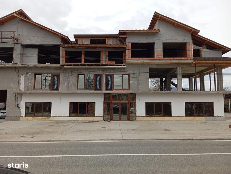 Spațiu comercial, de 320 mp, în Sănătești