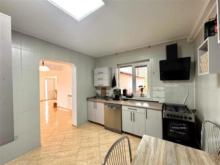 Casă individuală cu 4 camere cu Teren 1670 Mp în Bârnova