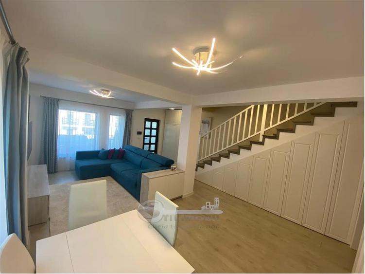 Duplex cu 4 camere cu Teren 250 Mp în Bucium