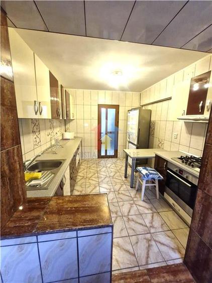 Apartament cu 3 camere decomandat în Obor