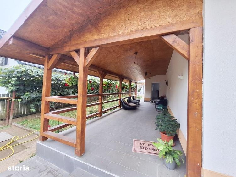 Casă cu 4 camere în Crihan