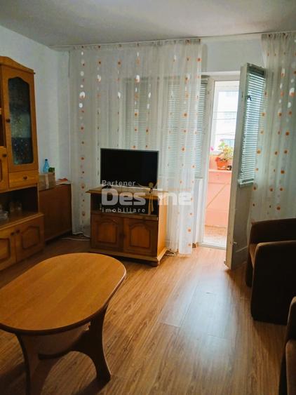 Apartament cu 3 camere de vanzare zona centrala - 1