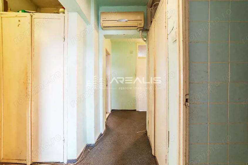 Apartament cu 3 camere decomandat în Băncilor