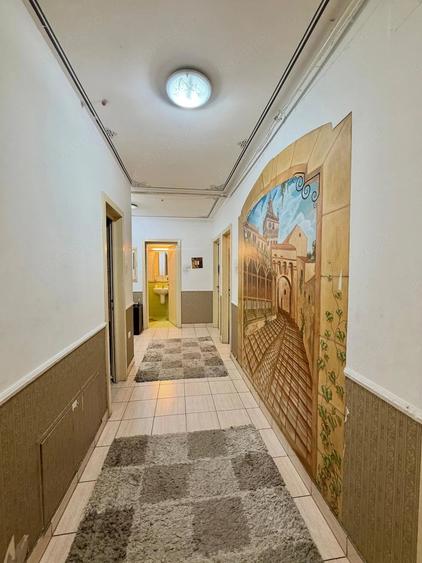 Apartament cu 3 camere semidecomandat în Buziașului