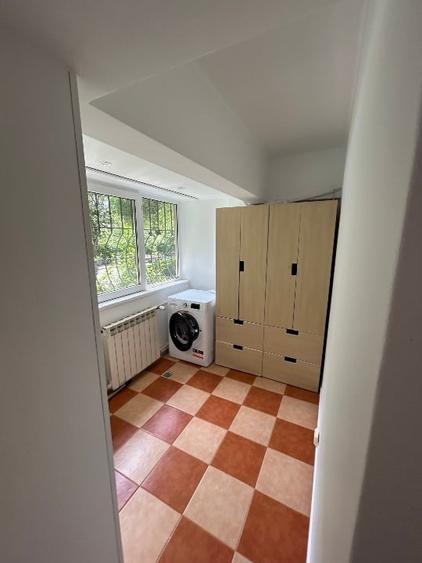 Apartament cu 3 camere decomandat, mobilat în Brâncoveanu