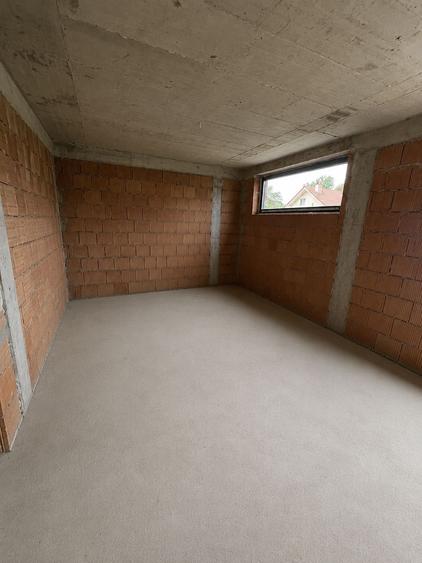 Duplex cu 4 camere cu Teren 400 Mp în Cetate