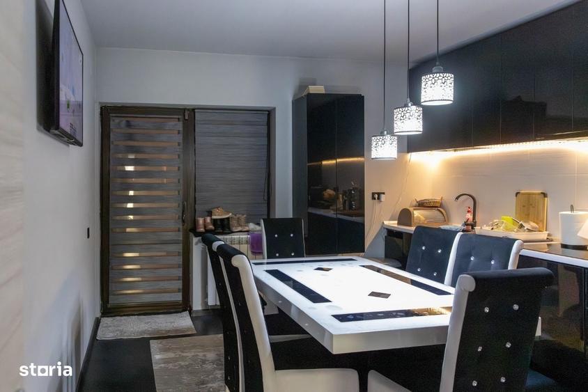Casă cu 4 camere cu Teren 300 Mp în Central