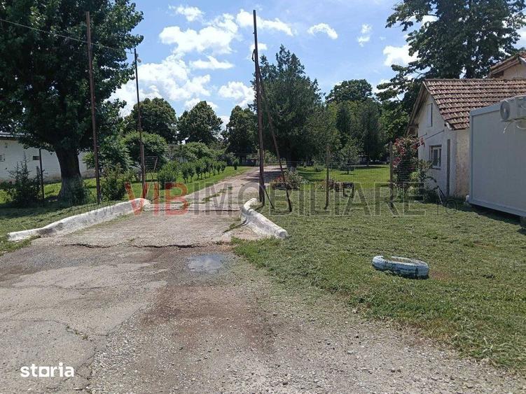 Spațiu comercial, de 10,000 mp, în Central