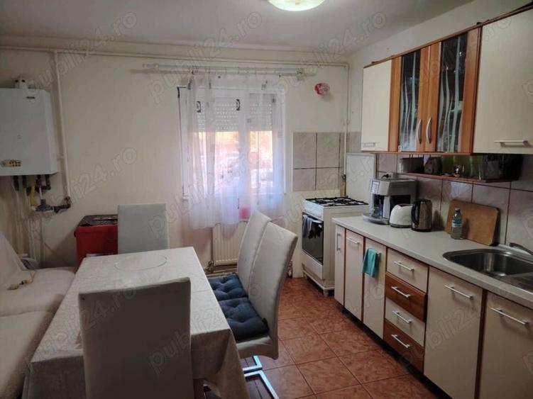 Apartament cu 2 camere decomandat în Cetate