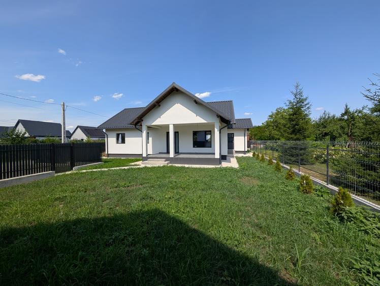 Casă individuală cu 4 camere cu Teren 400 Mp în Nord