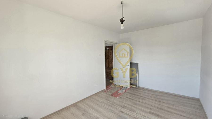 Garsonieră decomandată în Rogerius