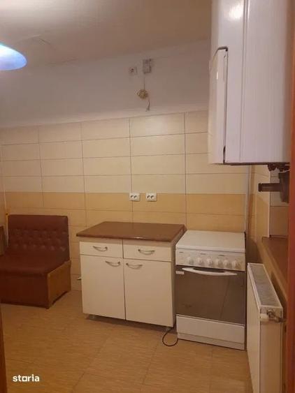 Casă cu 2 camere semidecomandat în Romană