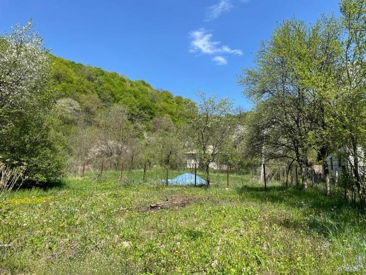 Casă individuală cu 2 camere cu Garaj în Valea Mare (Valea Lungă)