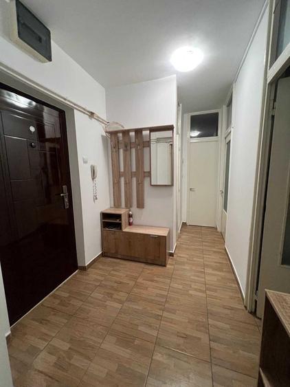 Apartament cu 2 camere decomandat în Siderurgiștilor