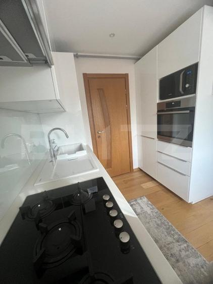 Apartament cu 3 camere decomandat, mobilat în Burdujeni
