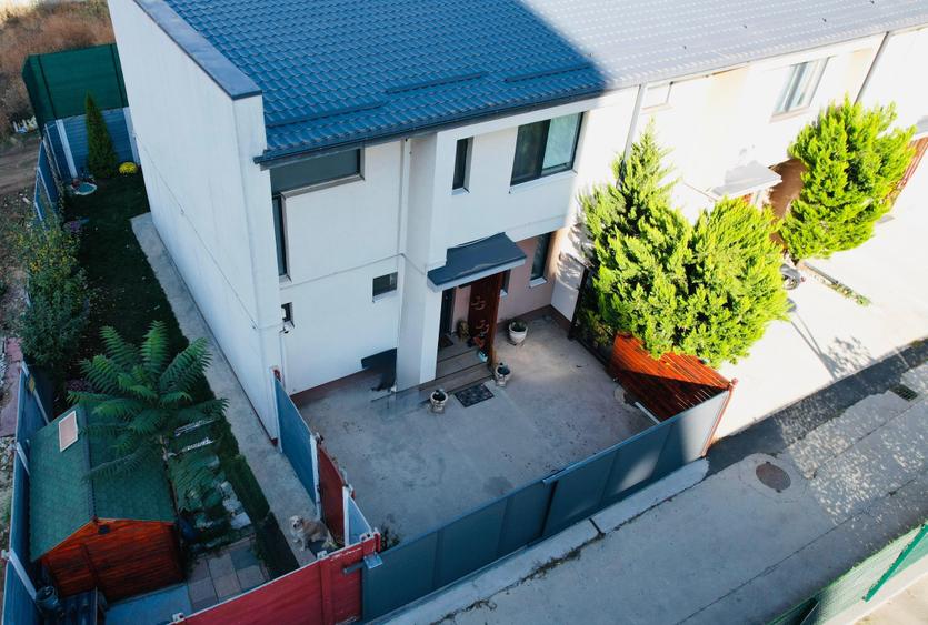 Casă cu 4 camere cu Canalizare în Theodor Pallady