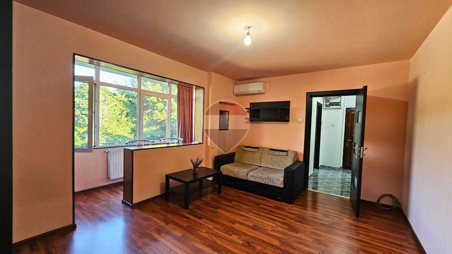 Apartament cu 2 camere semidecomandat, mobilat în Nord