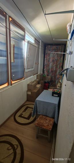 Apartament cu 3 camere decomandat în Energiei