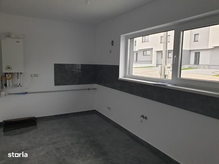 Casă cu 4 camere în Valea Lupului