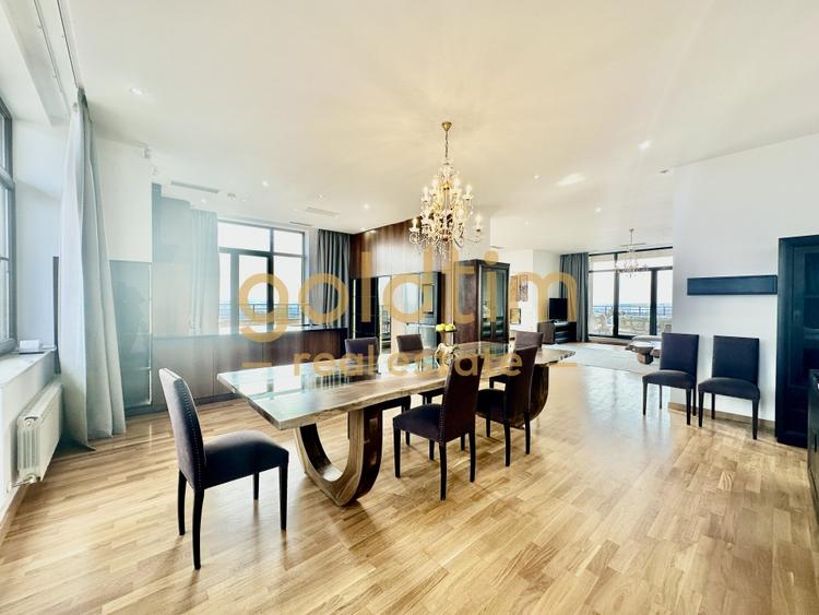 Apartament cu 4 camere decomandat, mobilat în Iancu Nicolae