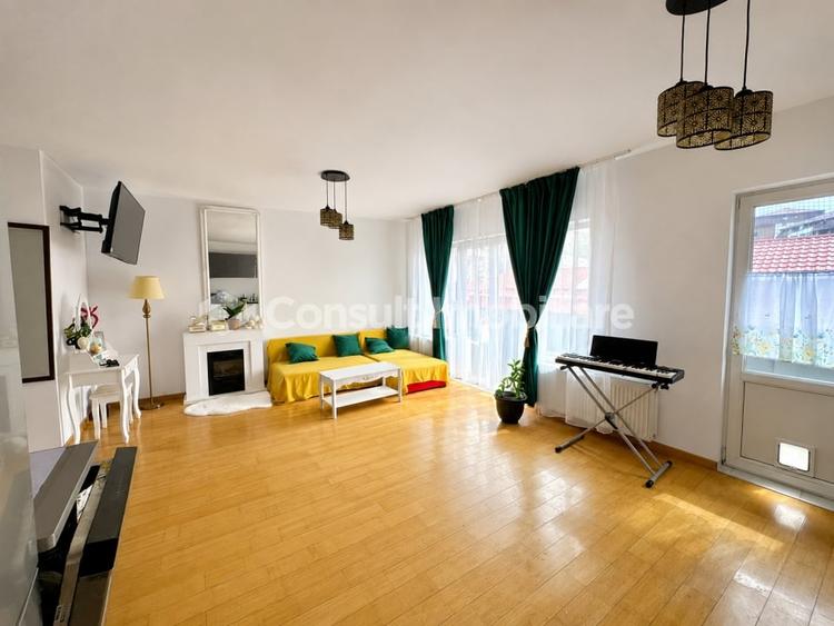 Penthouse cu 3 camere semidecomandat în Mănăștur