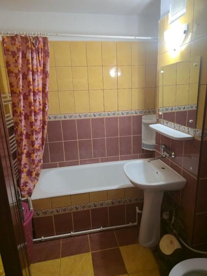 Apartament cu 2 camere decomandat în Galata