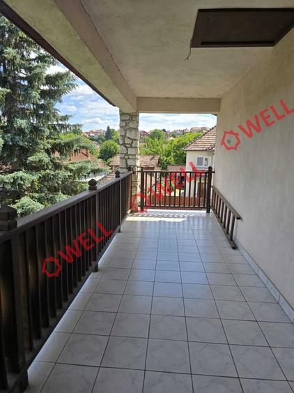 Casă individuală cu 5 camere cu Teren 1940 Mp în Periferie