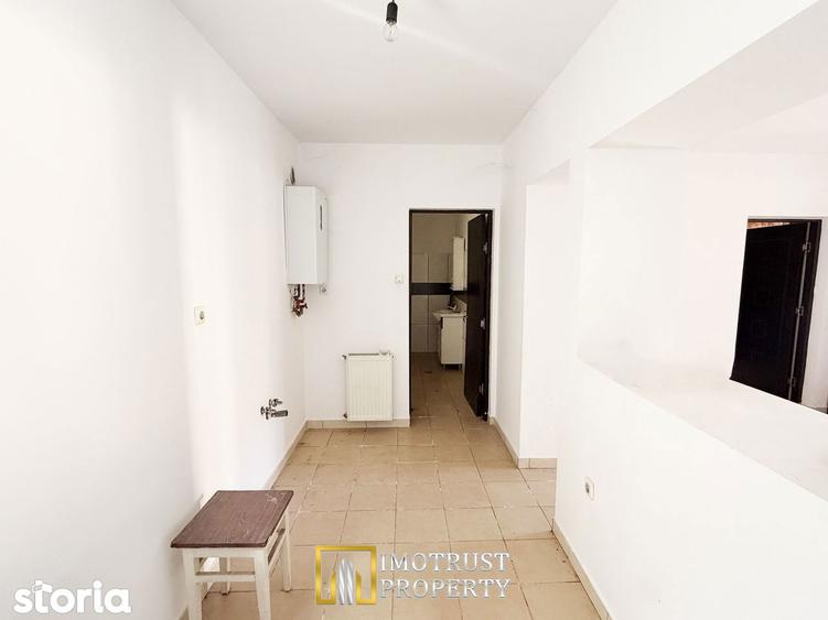 Apartament cu 2 camere, mobilat în Central