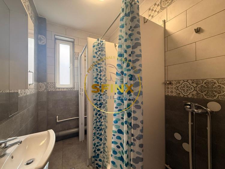 Casă individuală cu 9 camere cu Teren 212 Mp în Dacia