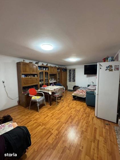 Casă cu 2 camere cu Teren 776 Mp în Acățari