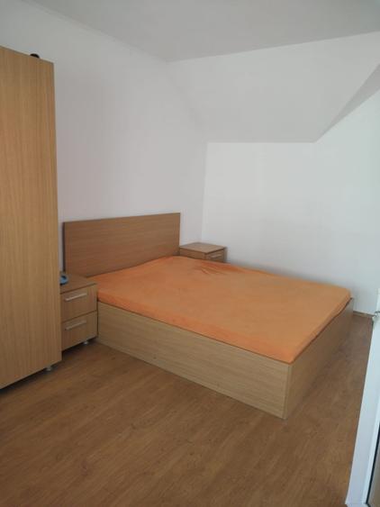 Apartament de închiriat cu 2 camere, etaj 1, loc de parcare - 2