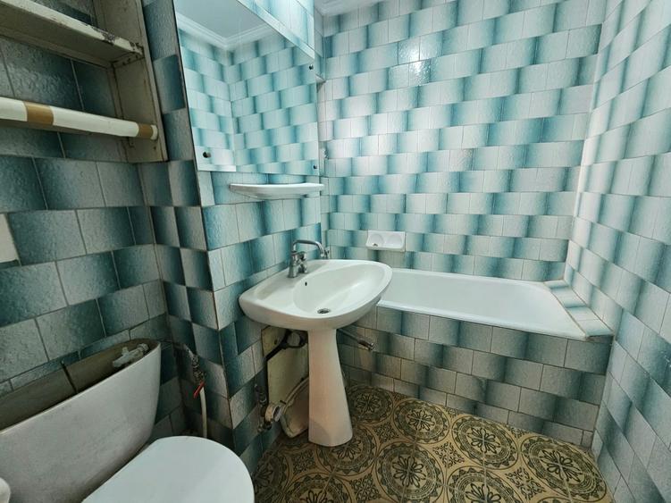 Apartament cu 3 camere în Drumul Taberei