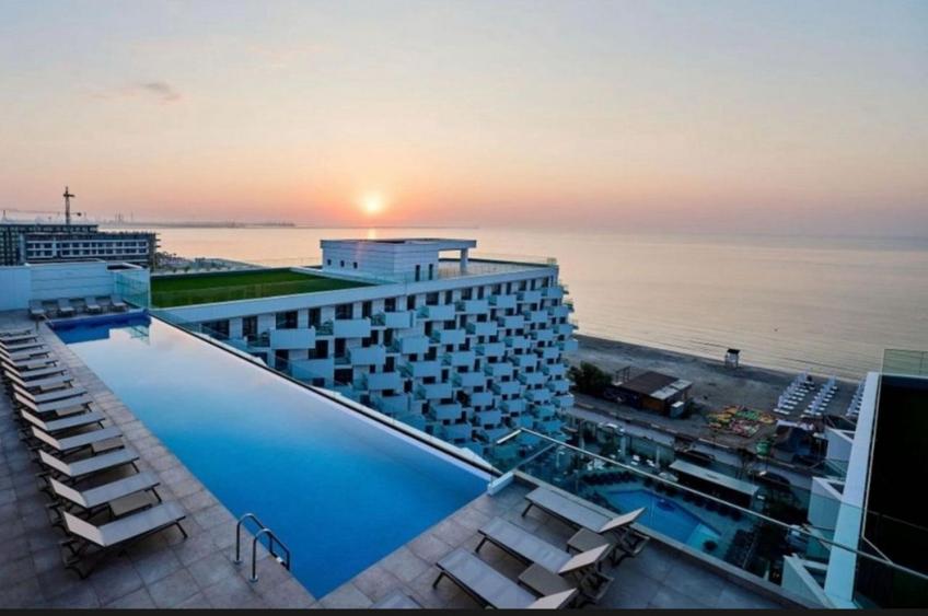 Apartament cu 2 camere semidecomandat, mobilat în Nord