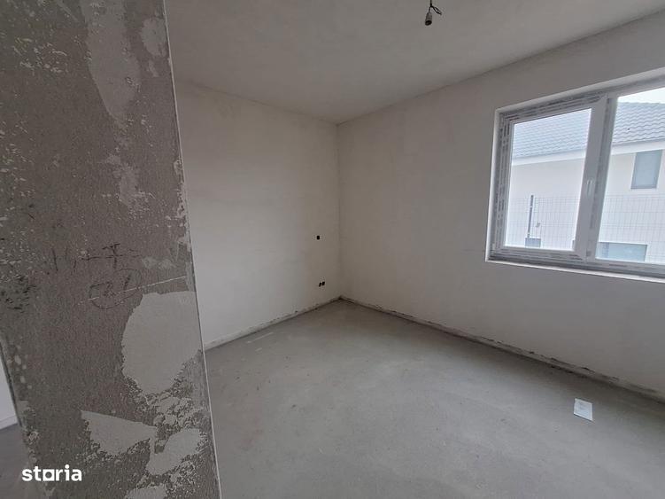 Casă cu 5 camere cu Teren 180 Mp în Apahida